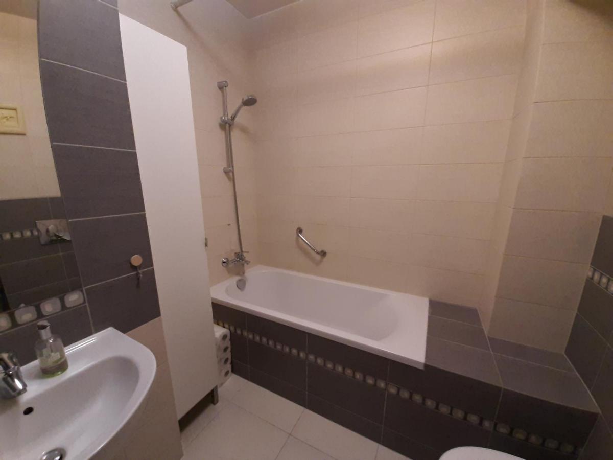 Apartamento Apartament Di Trevi - Klimatyzacja Breslavia Exterior foto